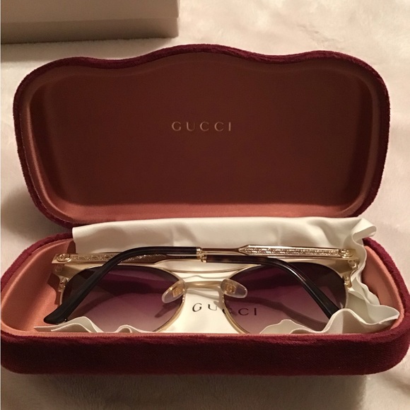 Gucci Sunglasses - Picture 5 of 8